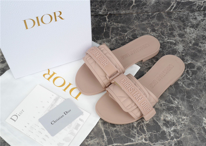 DO DESIGNER SLIPPERS