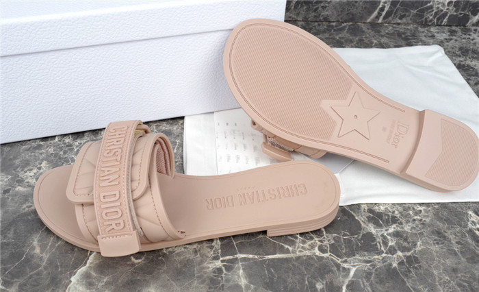 DO DESIGNER SLIPPERS