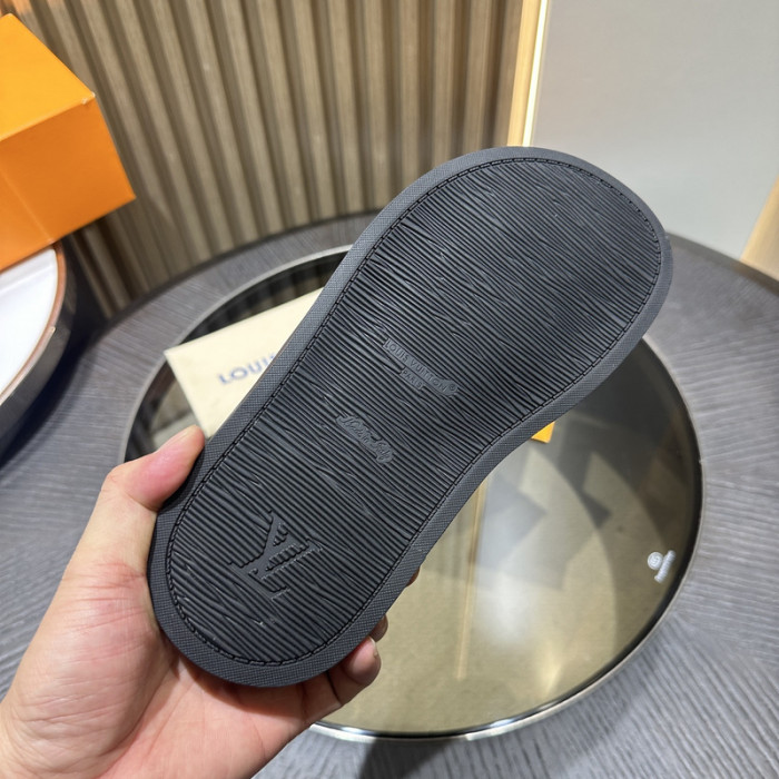 L&V SLIPPERS