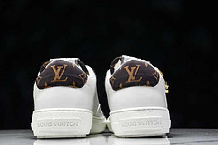 L&V SNEAKERS
