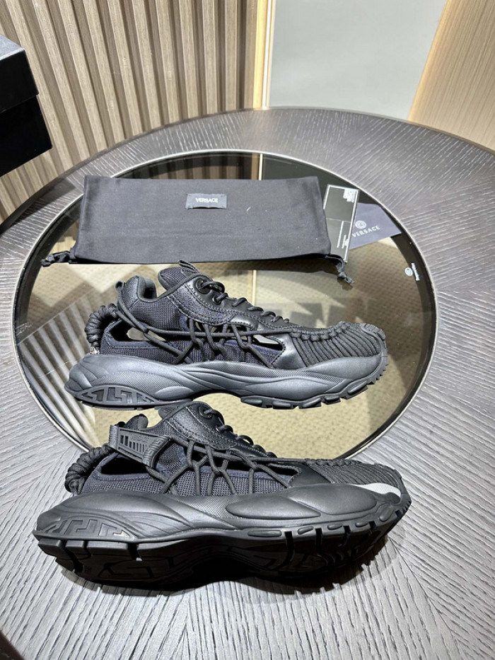 VER DESIGNER SNEAKERS