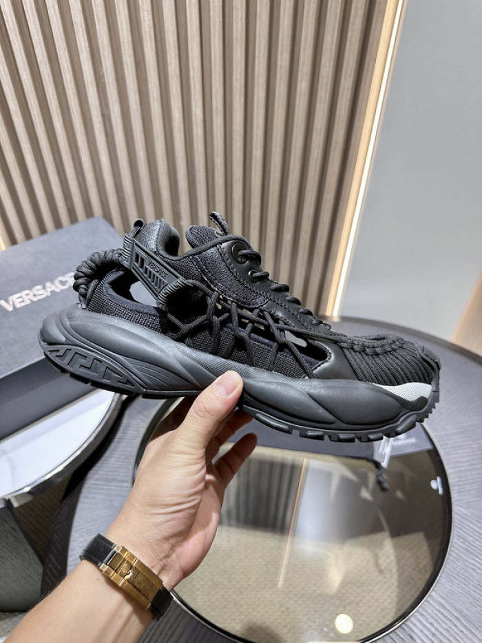 VER DESIGNER SNEAKERS