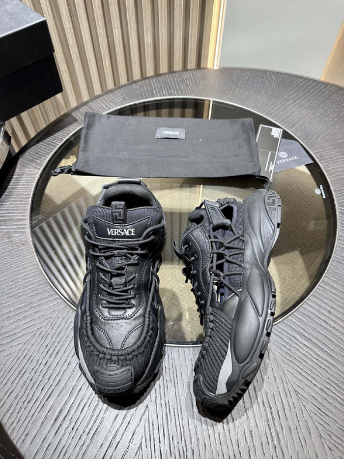 VER DESIGNER SNEAKERS