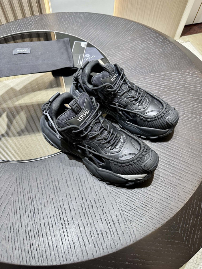 VER DESIGNER SNEAKERS