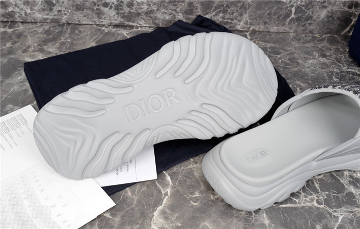 DO DESIGNER SLIPPERS