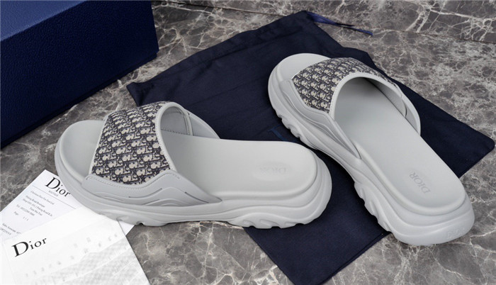 DO DESIGNER SLIPPERS