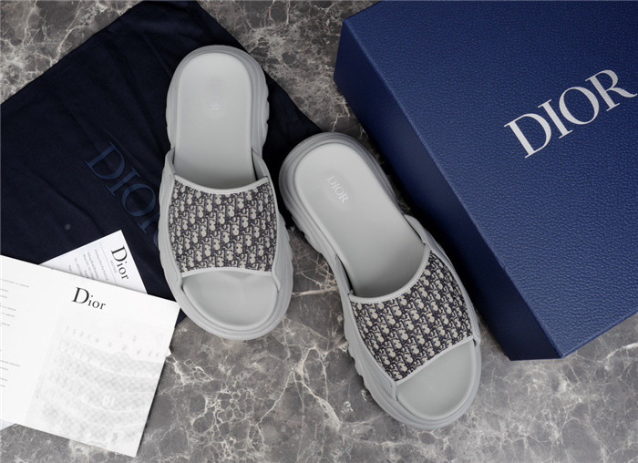 DO DESIGNER SLIPPERS