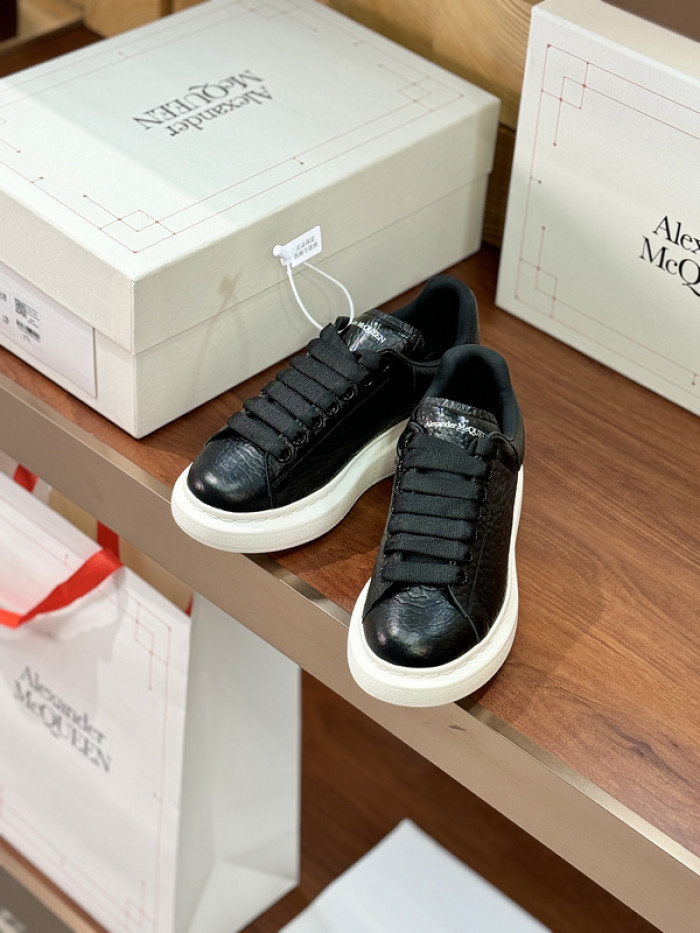 Alexander McQueen sneaker
