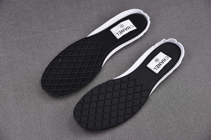 CHANEEL sneaker
