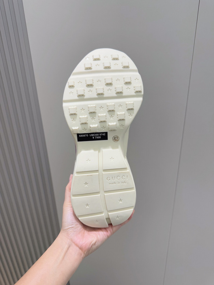 G*u*i sneaker