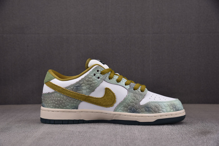 Alexis Sablone x Dunk Low SB 