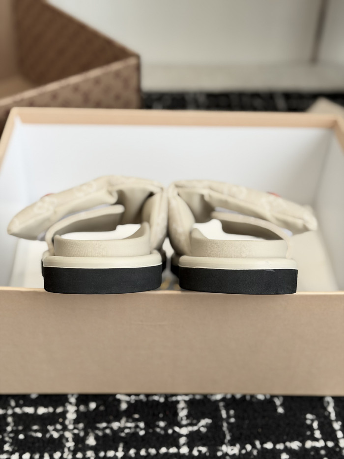 L&VT SLIPPERS