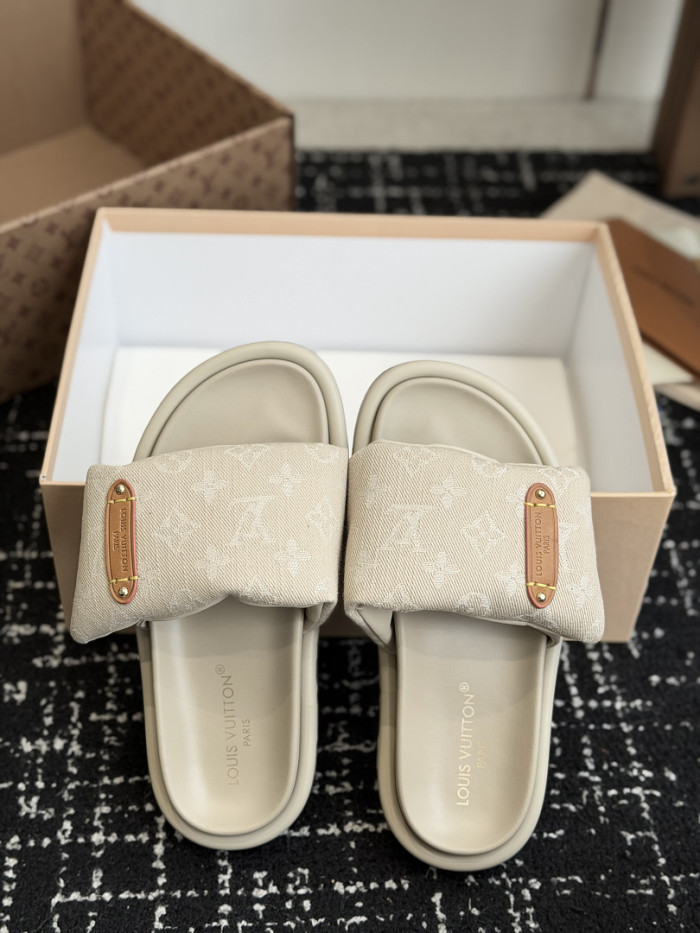 L&VT SLIPPERS