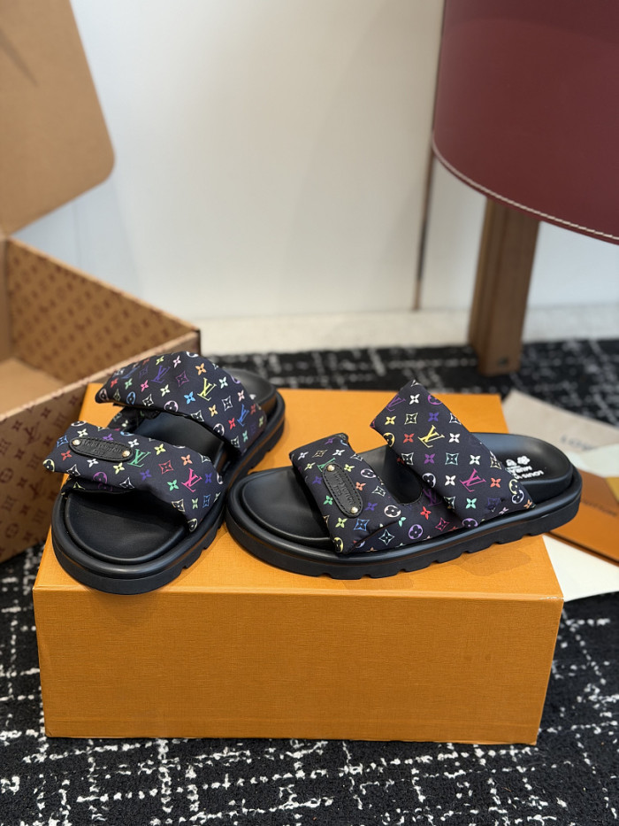 L&VT SLIPPERS