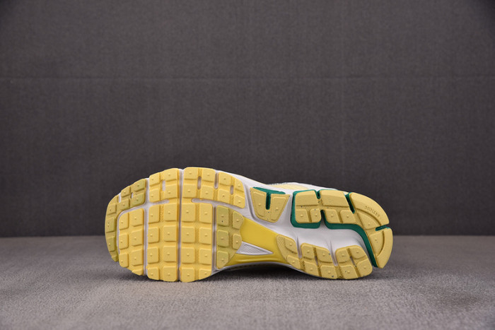 Nk Zoom Vomero 5 Malachite Alabaster  FN8361-100