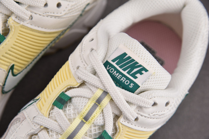 Nk Zoom Vomero 5 Malachite Alabaster  FN8361-100