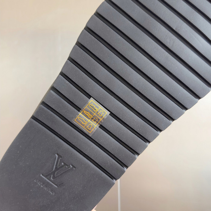L&V SLIPPERS