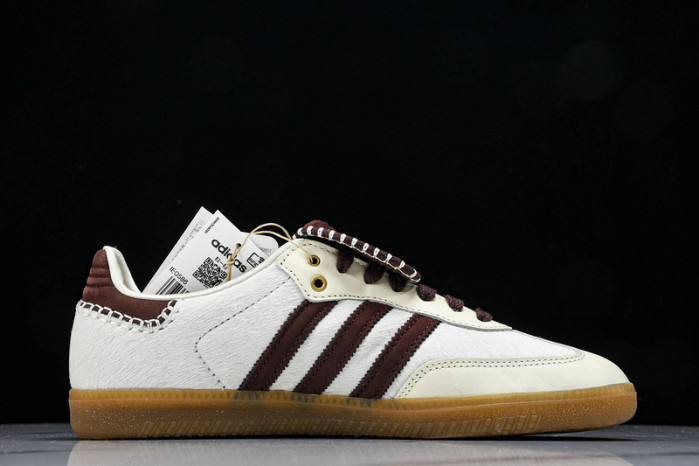 HANDBALL SPEZIAL IE0586