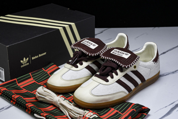 HANDBALL SPEZIAL IE0586