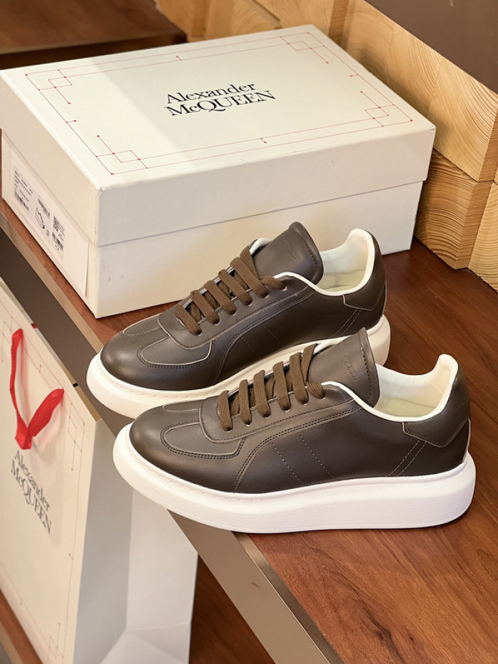 Alexander McQueen sneaker