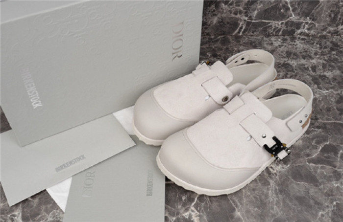 DO DESIGNER SLIPPERS