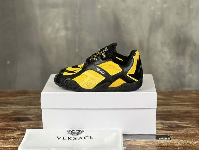 VER DESIGNER SNEAKERS