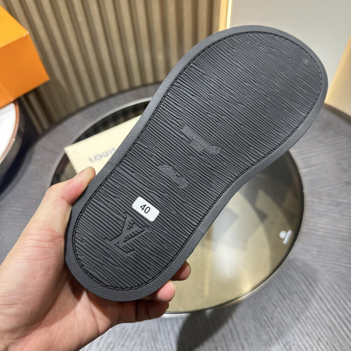 L&V SLIPPERS
