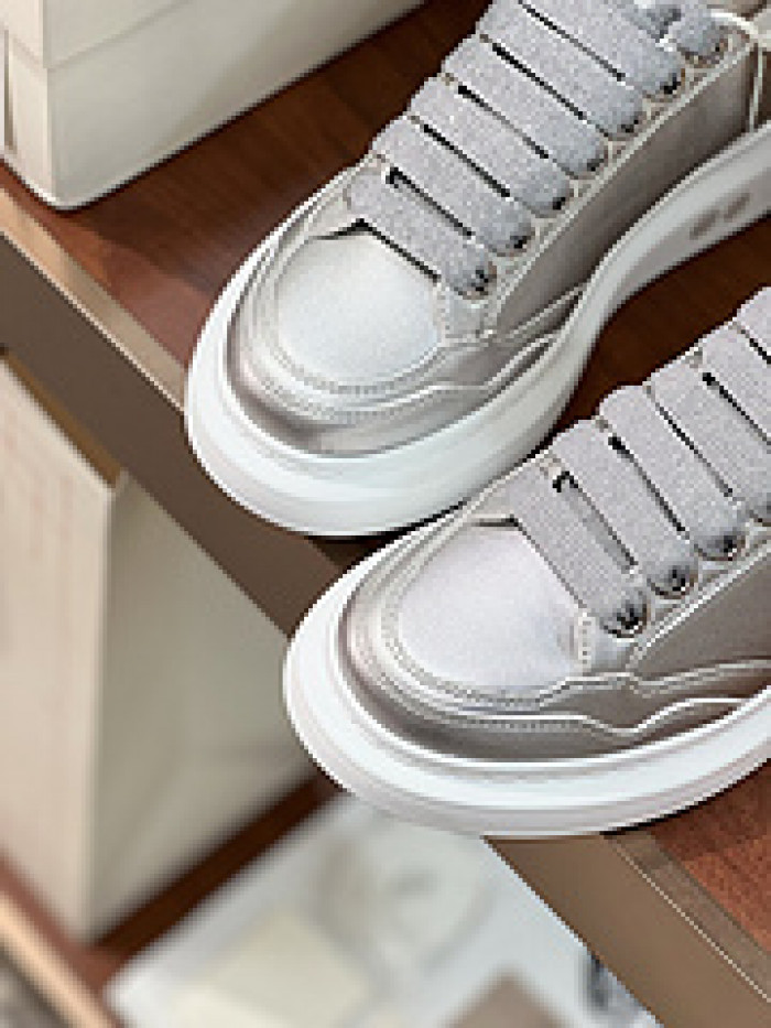 Alexander McQueen sneaker