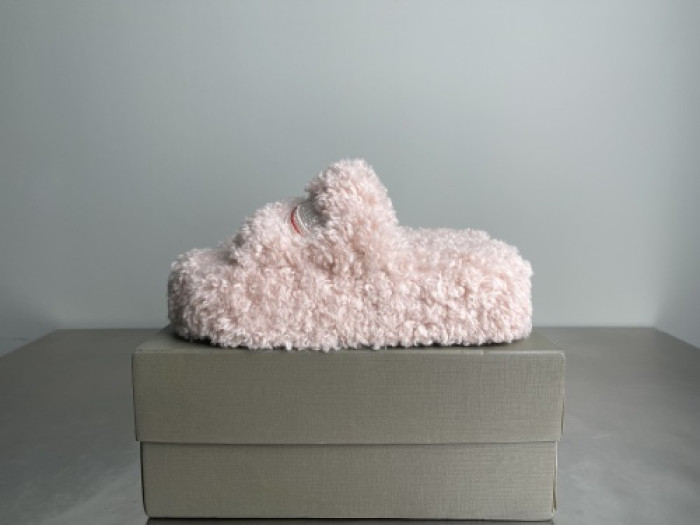 BLEN DESIGNER SLIPPERS