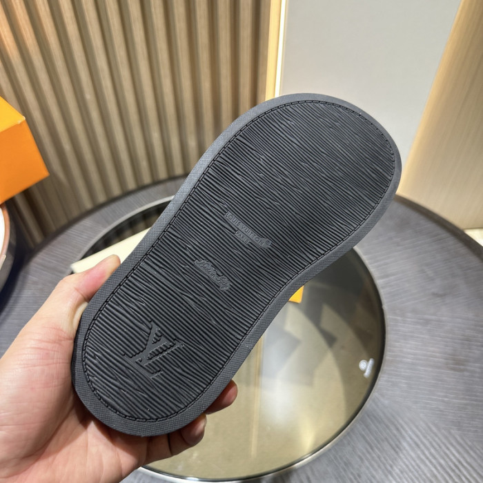 L&V SLIPPERS