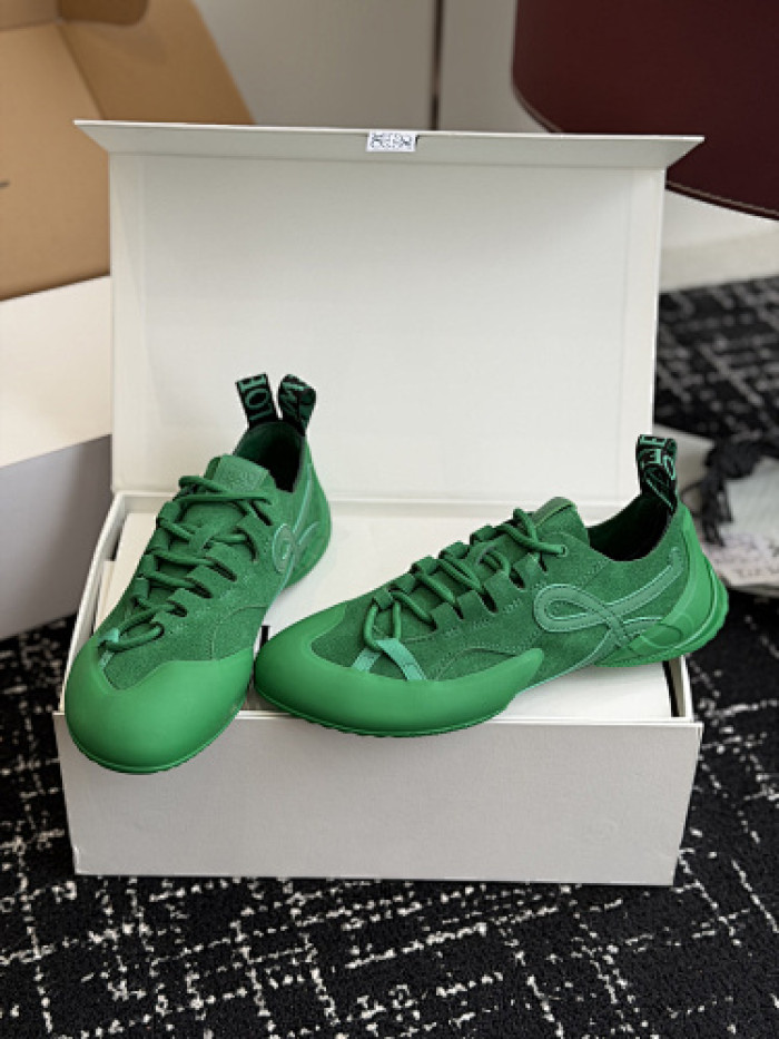 L0ew*E SNEAKERS