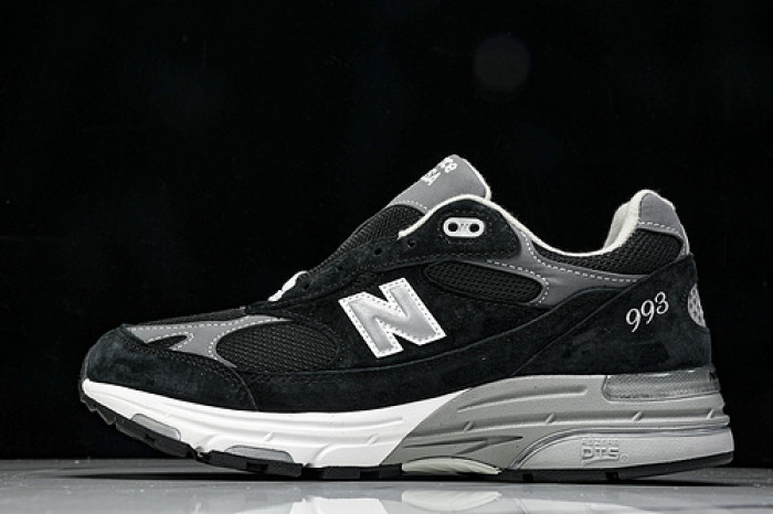 New Balance MR993BK