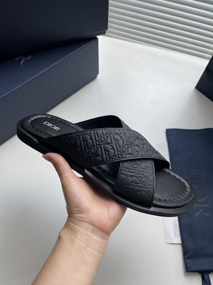 DO DESIGNER SLIPPERS