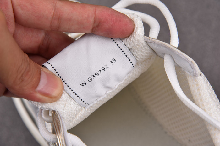 CHANEEL sneaker