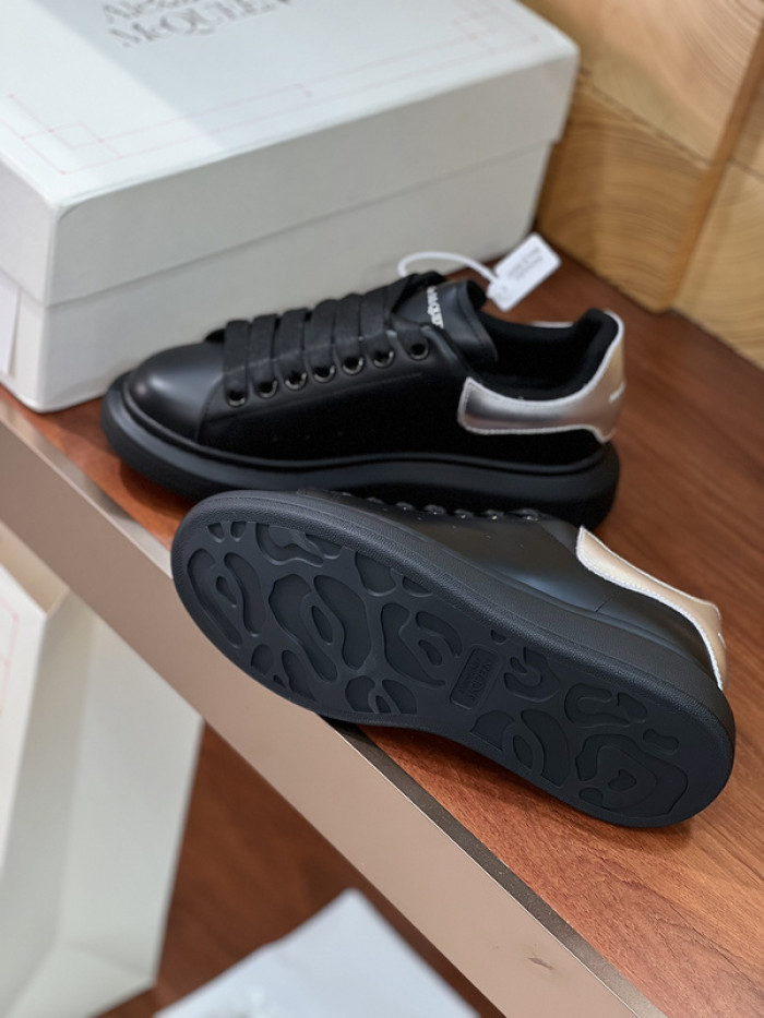 Alexander McQueen sneaker