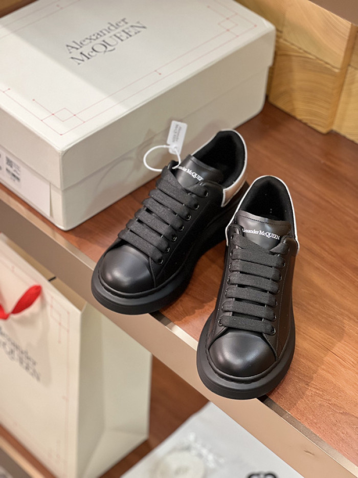 Alexander McQueen sneaker