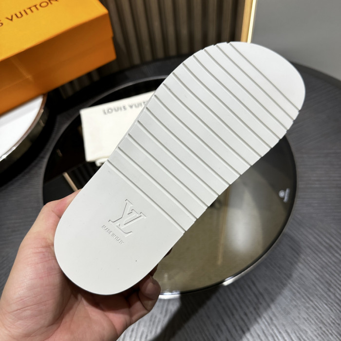 L&V SLIPPERS