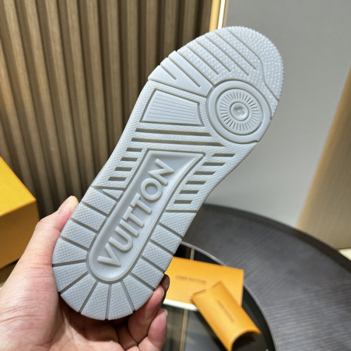 L&V SNEAKERS