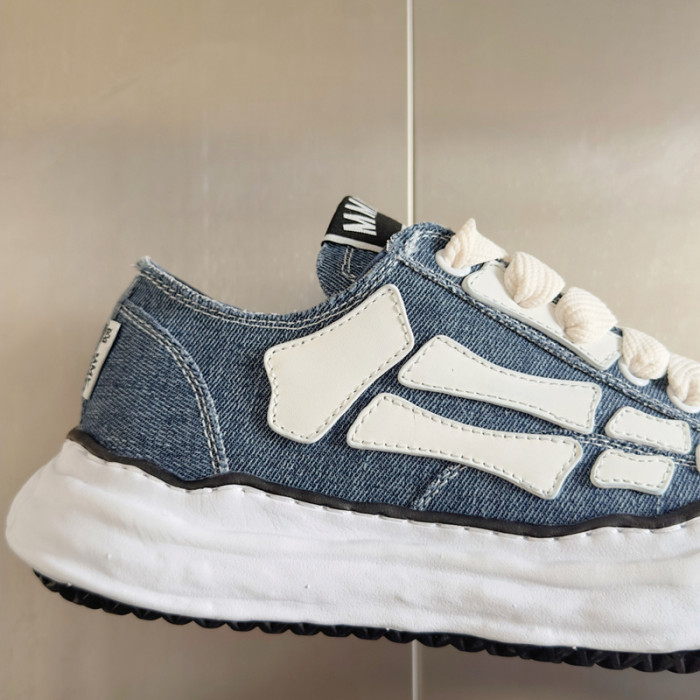 AM1R1 SNEAKERS