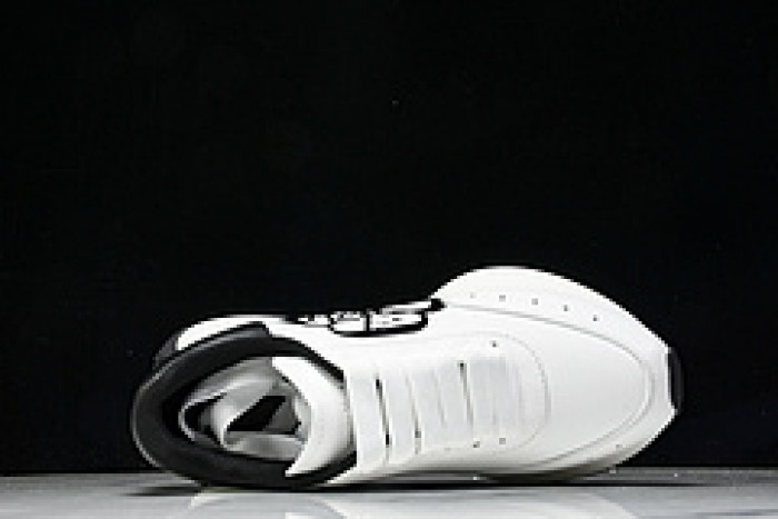Alexander McQueen sneaker