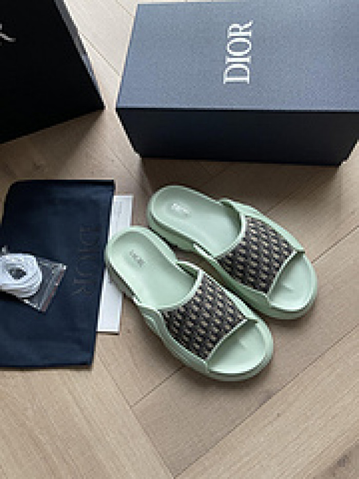 DO DESIGNER SLIPPERS