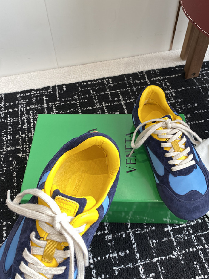 b0tte*a Ven*ta sneaker