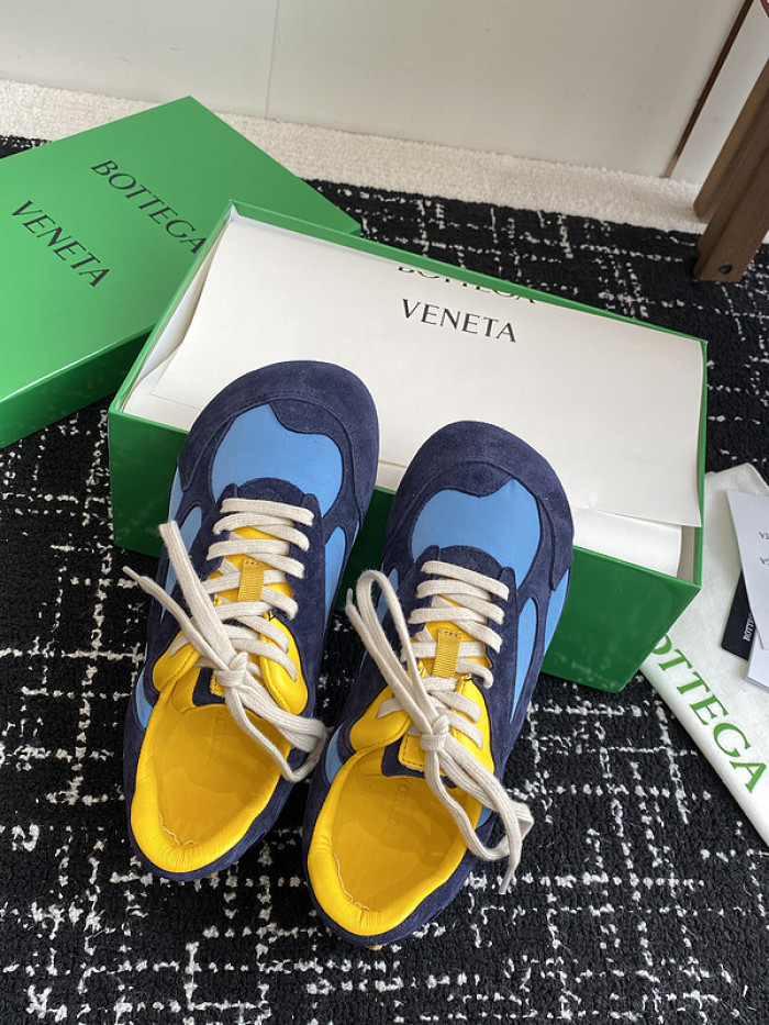 b0tte*a Ven*ta sneaker