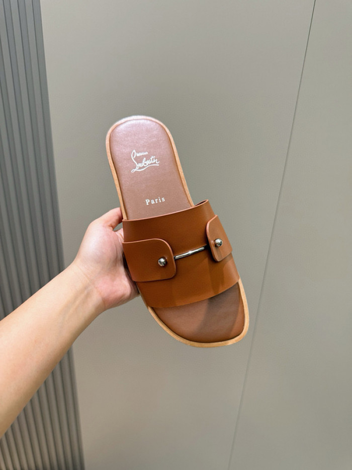 CL SLIPPERS