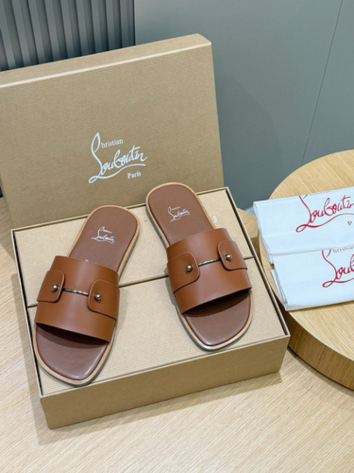 CL SLIPPERS