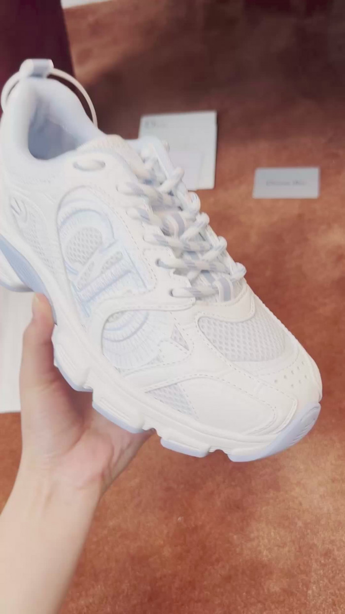 D designer sneaker