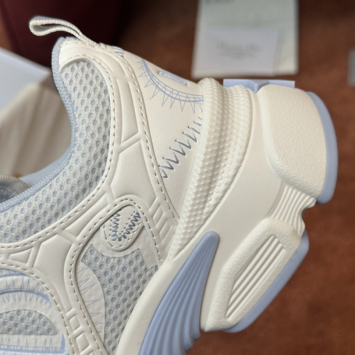 D designer sneaker