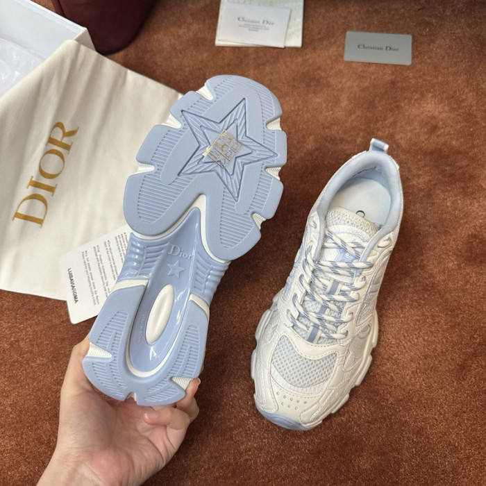 D designer sneaker