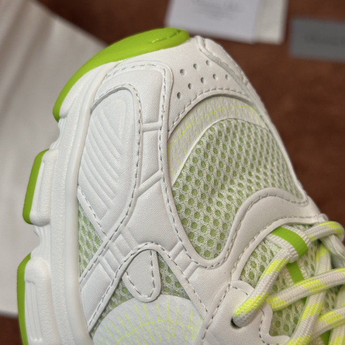 D designer sneaker