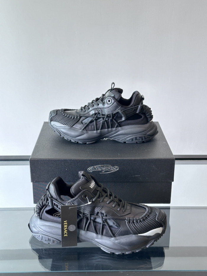 VER DESIGNER SNEAKERS